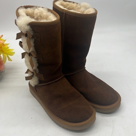 Koolaburra Shoes - Koolaburra by UGG Brown Suede Shearling Boots Size 7 WRB4536C